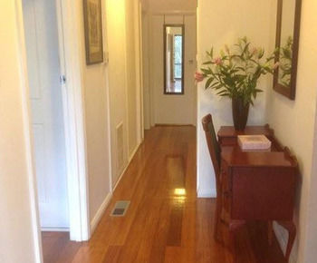 Eltham Retreat - Darwin Holiday 11