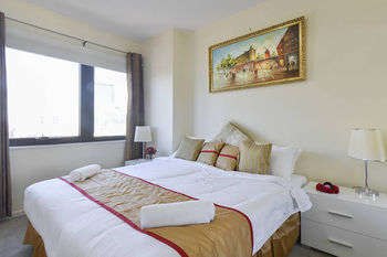 Anchor On Elizabeth - Darwin Holiday 0