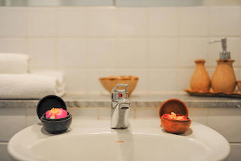 Anchor On Elizabeth - Darwin Holiday 12