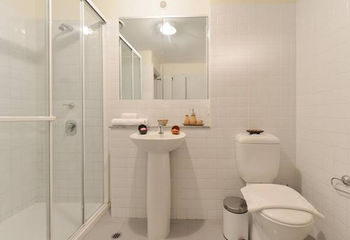 Anchor On Elizabeth - Darwin Holiday 16