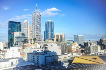 Anchor On Elizabeth - Darwin Holiday 20