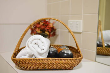 Anchor On Little Collins - Darwin Holiday 5