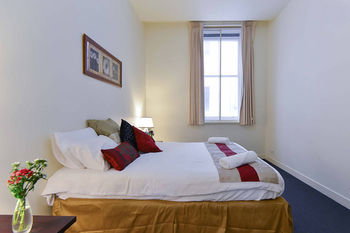 Anchor On Little Collins - Darwin Holiday 11