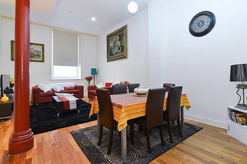 Anchor On Little Collins - Darwin Holiday 23