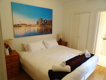 Anchor On Little Collins - Darwin Holiday 37