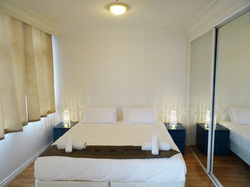 Anchor On Little Collins - Darwin Holiday 38