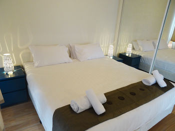 Anchor On Little Collins - Darwin Holiday 41