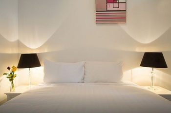 Anchor On Collins Sapphire - Darwin Holiday 7