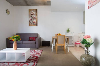 Anchor On Collins Sapphire - Darwin Holiday 10