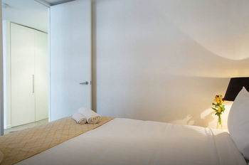 Anchor On Collins Sapphire - Darwin Holiday 12