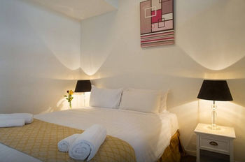 Anchor On Collins Sapphire - Darwin Holiday 14