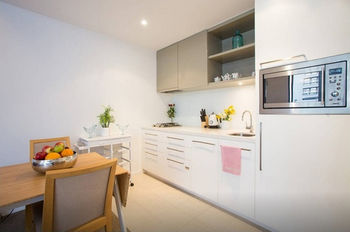 Anchor On Collins Sapphire - Darwin Holiday 17