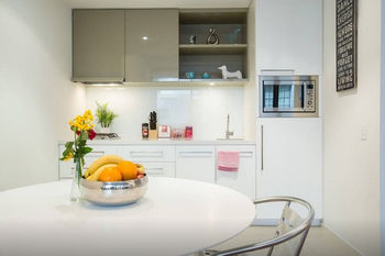 Anchor On Collins Sapphire - Darwin Holiday 21