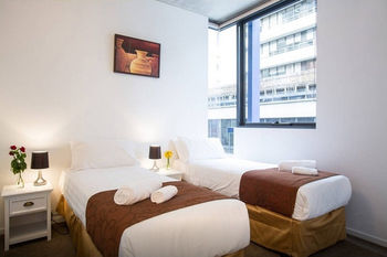 Anchor On Collins Sapphire - Darwin Holiday 24