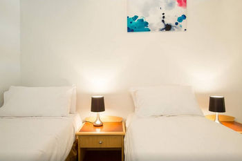 Anchor On Collins Sapphire - Darwin Holiday 26