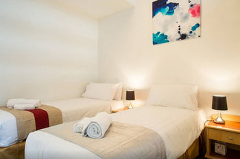 Anchor On Collins Sapphire - Darwin Holiday 28