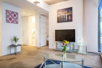 Anchor On Collins Sapphire - Darwin Holiday 38