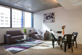 Anchor On Collins Sapphire - Darwin Holiday 39