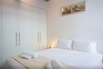 Anchor On Collins Sapphire - Darwin Holiday 49