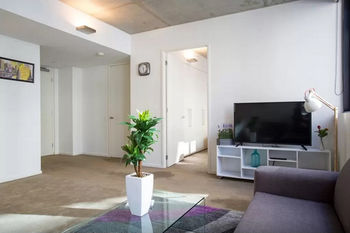 Anchor On Collins Sapphire - Darwin Holiday 50