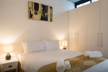 Anchor On Collins Sapphire - Darwin Holiday 53