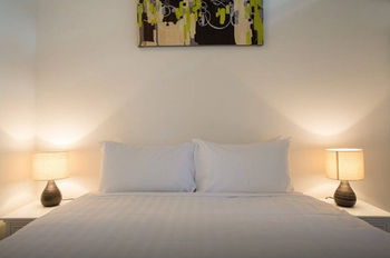 Anchor On Collins Sapphire - Darwin Holiday 61