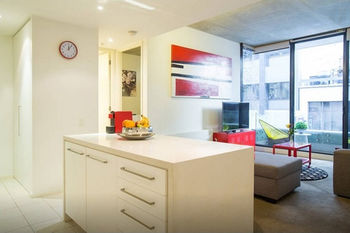 Anchor On Collins Sapphire - Darwin Holiday 63