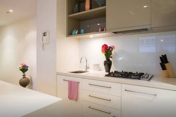 Anchor On Collins Sapphire - Darwin Holiday 64