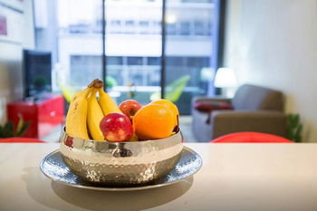 Anchor On Collins Sapphire - Darwin Holiday 65