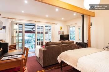 Stones Throw Cottage Bed & Breakfast - Darwin Holiday 6