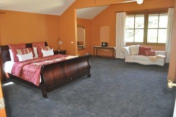 Yering Farm Wines - Darwin Holiday 12