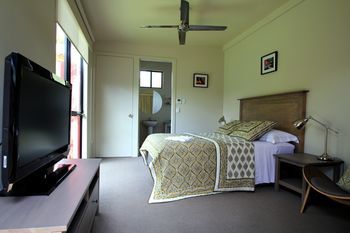 Phoenix Eumundi Bed & Breakfast - Darwin Holiday 9