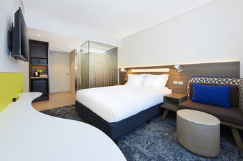 Holiday Inn Express Sydney Macquarie Park - Darwin Holiday 7