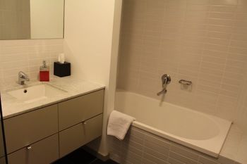 Apartment View Docklands Melbourne - Darwin Holiday 2