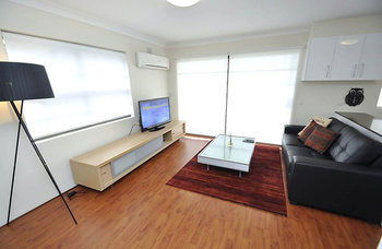 Balmain 1 Mont Furnished Apartment - Darwin Holiday 3