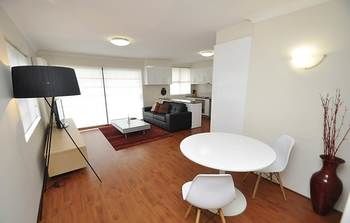 Balmain 4 Mont Furnished Apartment - Darwin Holiday 6