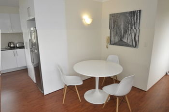 Balmain 2 Mont Furnished Apartment - Darwin Holiday 10