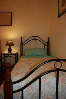 A Settler's Cottage - Darwin Holiday 15