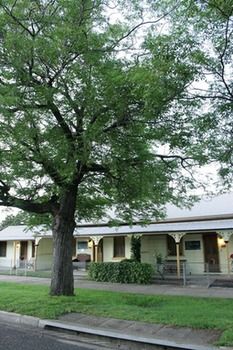 A Settler's Cottage - Darwin Holiday 17