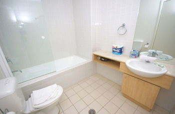 Homebush 3 Ben Furnished Apartment - Darwin Holiday 6