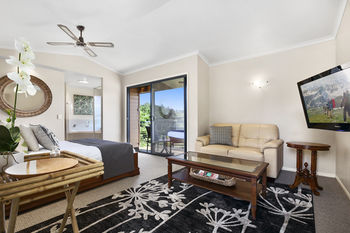 Top Of The Hill - Darwin Holiday 8