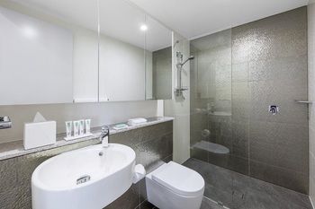 Meriton Serviced Apartments Church Street - Darwin Holiday 5