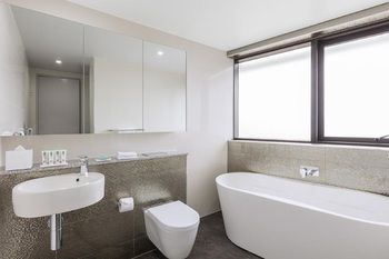 Meriton Serviced Apartments Church Street - Darwin Holiday 6