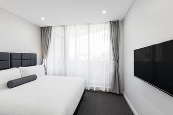 Meriton Serviced Apartments Church Street - Darwin Holiday 9