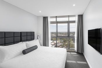 Meriton Serviced Apartments Church Street - Darwin Holiday 12