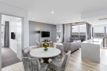 Meriton Serviced Apartments Church Street - Darwin Holiday 15