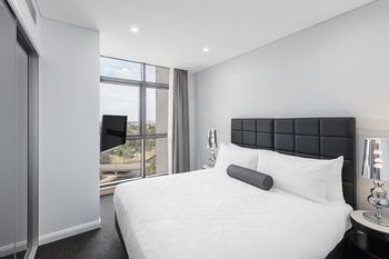 Meriton Serviced Apartments Church Street - Darwin Holiday 16