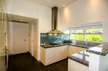 Sydney East Luxury Apartment - Darwin Holiday 12