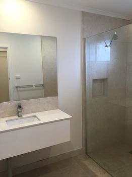 Ivy Units Glen Waverley - Darwin Holiday 1