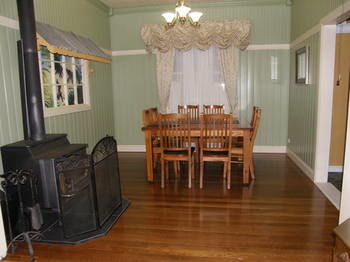 37 Queen Gloucester - Darwin Holiday 13